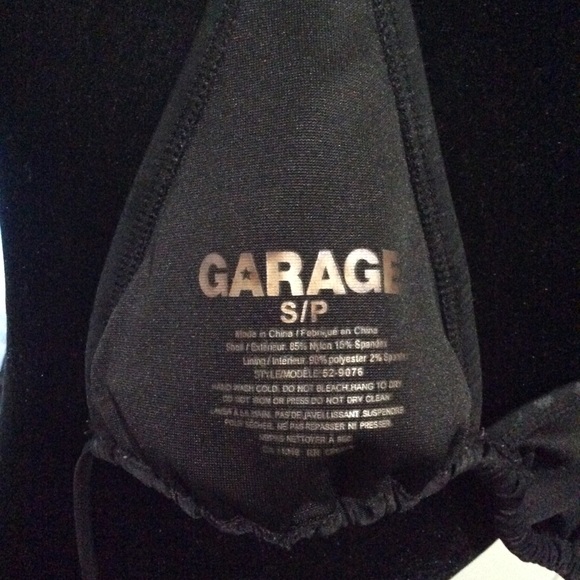 Garage triangle tie up bikini top with skulls - Picture 5 of 5